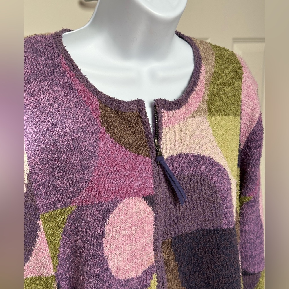 David Brooks vintage zip up sweater. 
Size XL